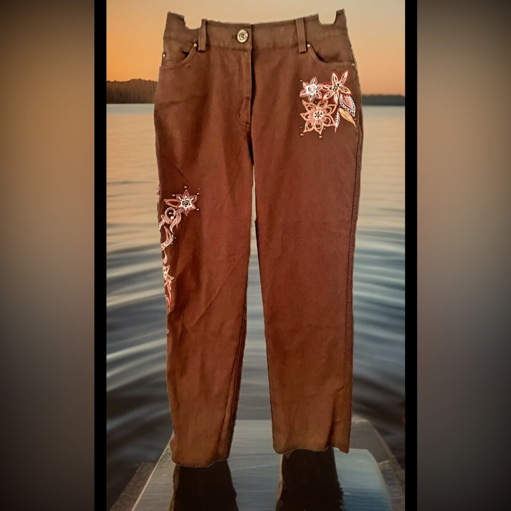 🤎SUSAN GRAVER🤎 FLORAL EMBROIDERED STRETCH JEANS NWOT❣️